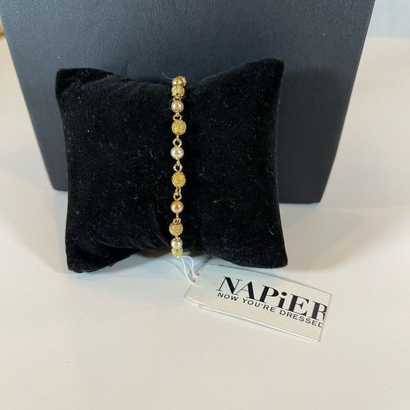 NWT Napier Gold Bead and Faux Pearl Bracelet - Picture 2 of 4